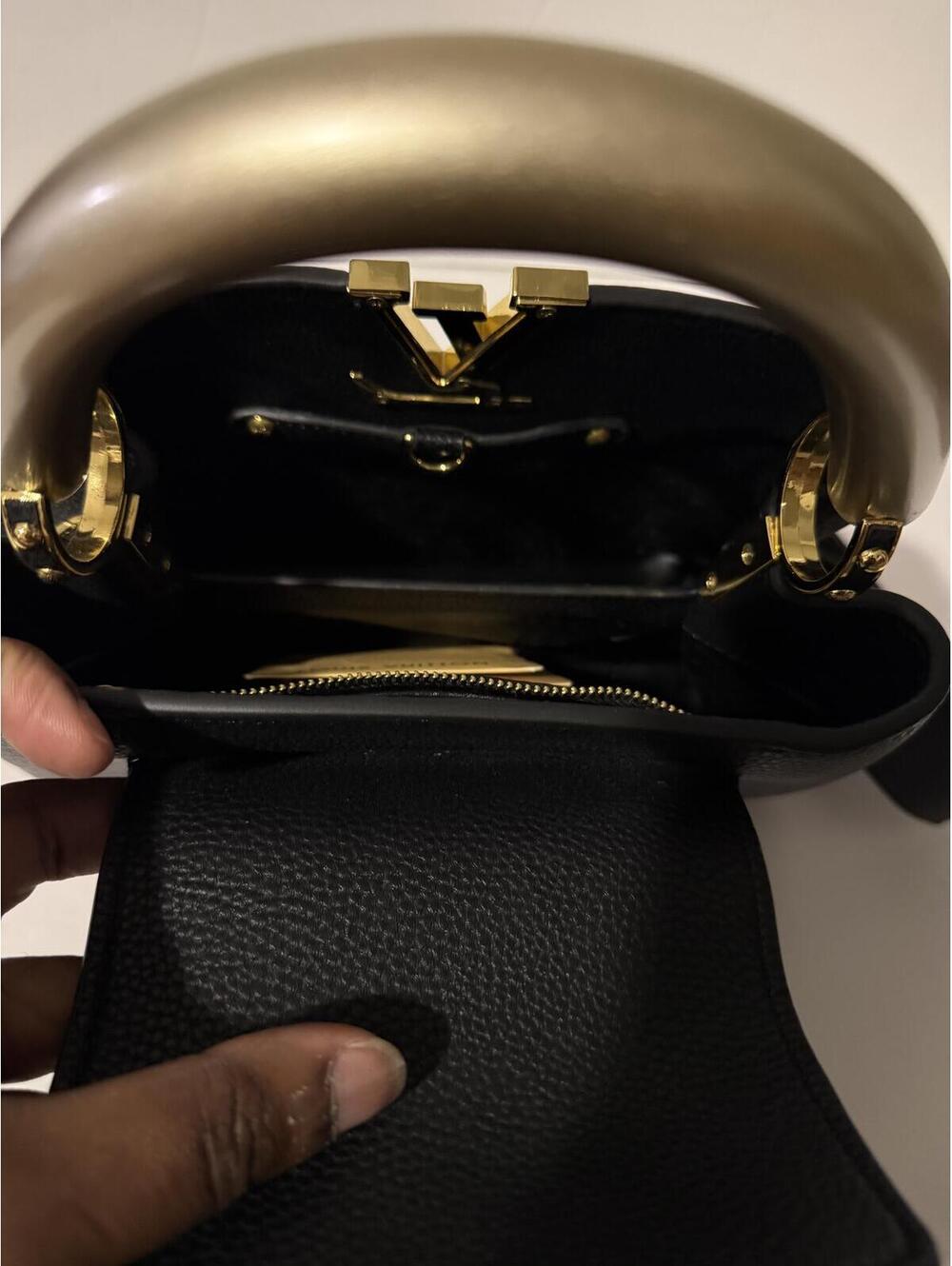 LV hand bag with strap - Picture 4 of 5
